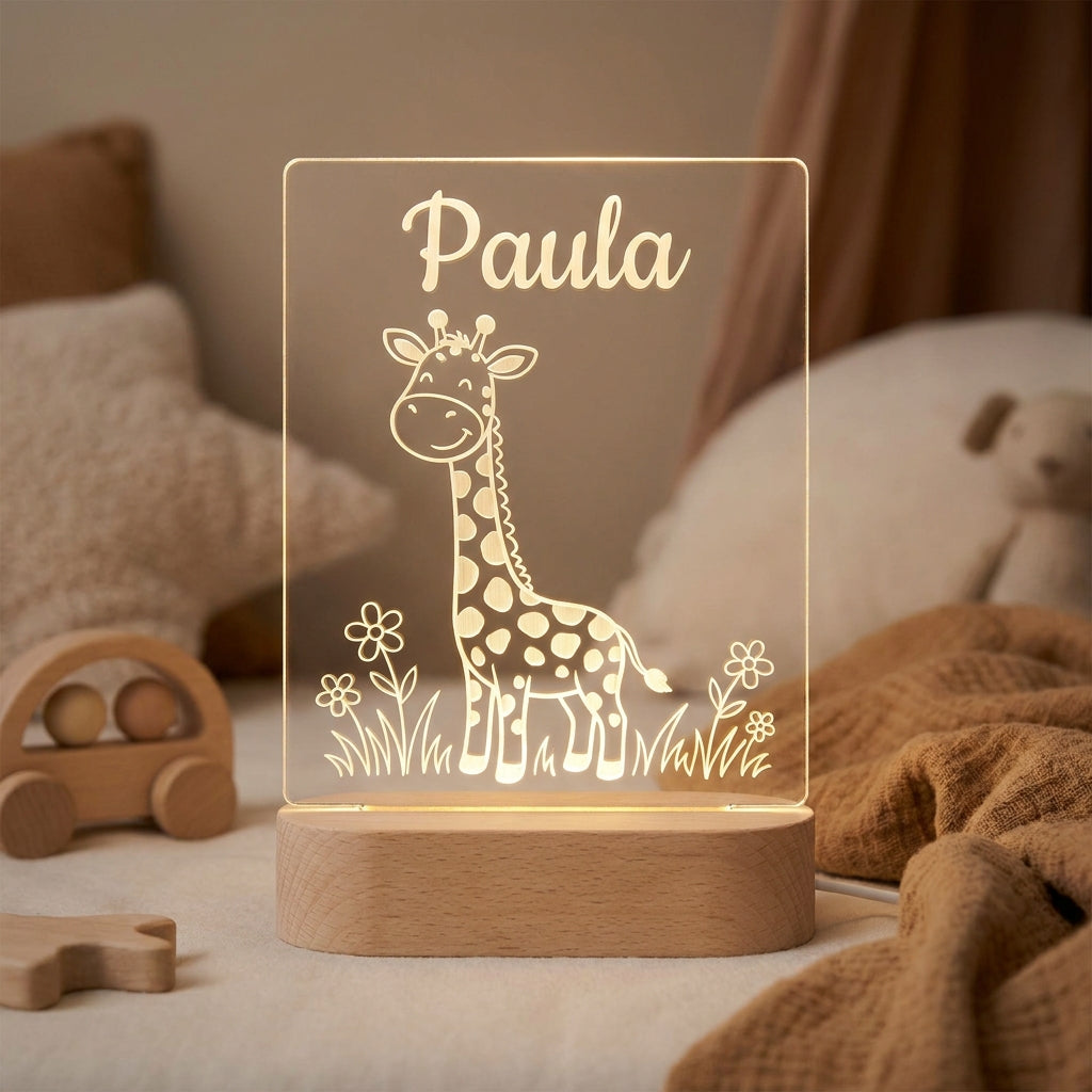 Lámpara infantil jirafa quitamiedos personalizada con nombre LED metacrilato madera haya