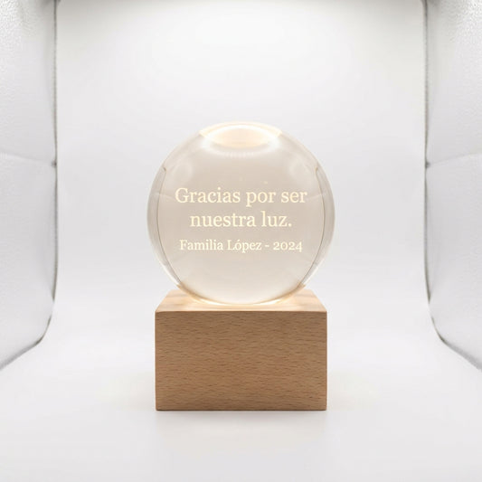 Lámpara para maestro personalizada con mensaje esfera base cúbica madera LED metacrilato