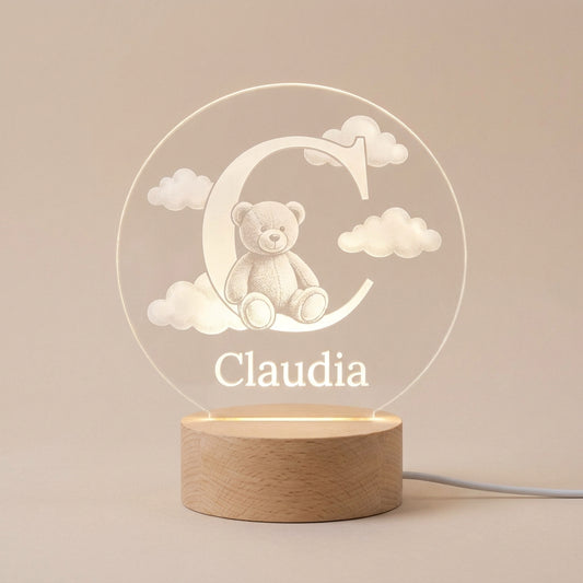 Luz nocturna infantil oso con inicial personalizada con nombre LED metacrilato madera haya